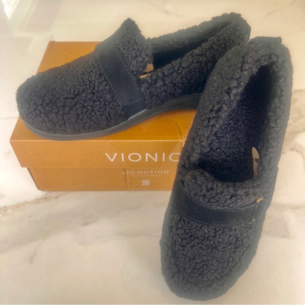 Vionic Imogen Black Slipper Size 10 (new-in box)
